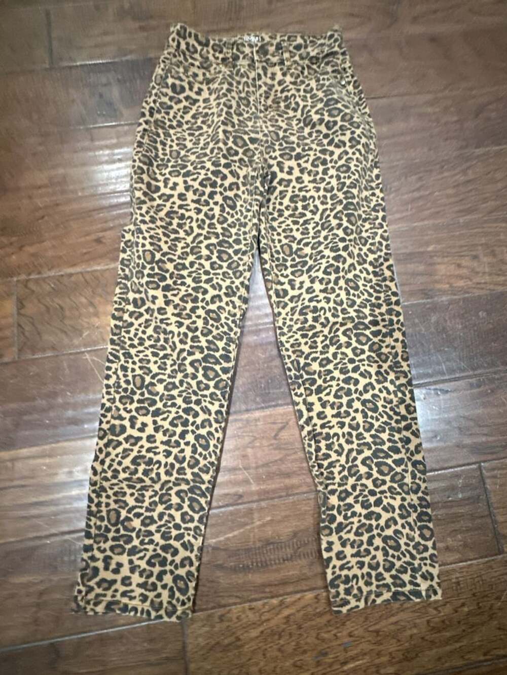 Time and Tru Straight Jeans Size 2 Leopard Print High Rise
